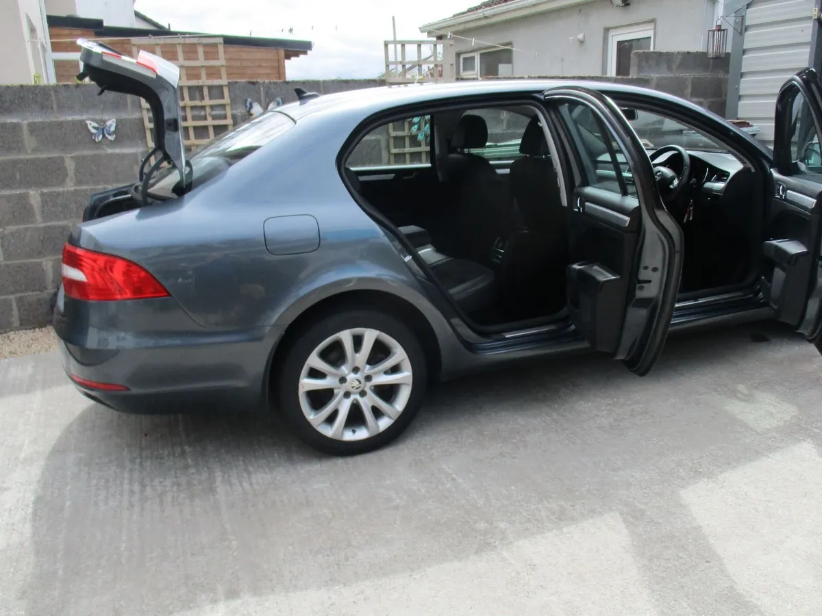Skoda Superb 2015 20tdi cr se 140ps 5-door - Image 5