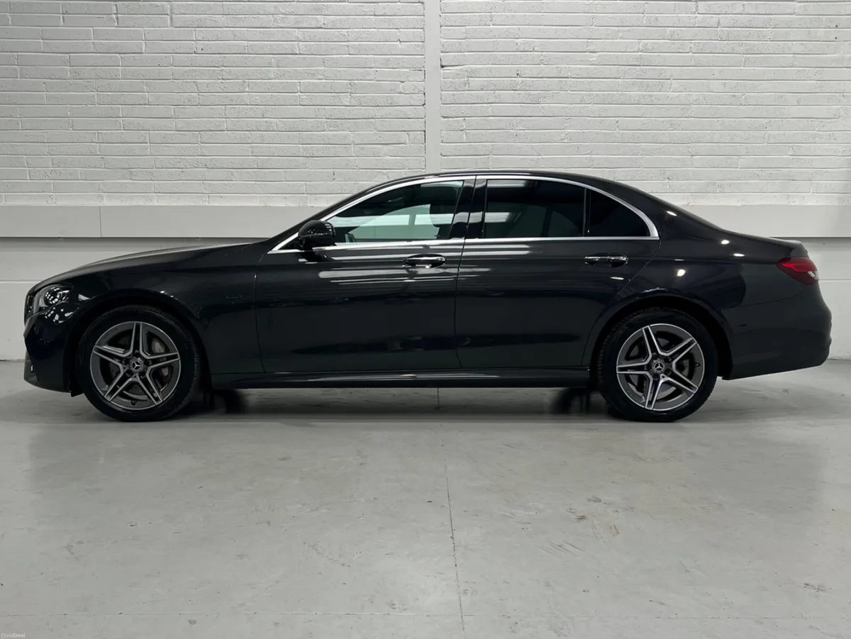 Mercedes Benz E Class E300de AMG Line Premium - Image 4