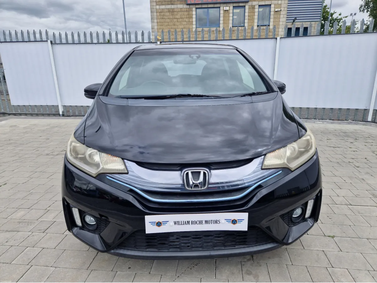 Honda Fit 1.5 PETROL HYBRID AUTO - Image 3