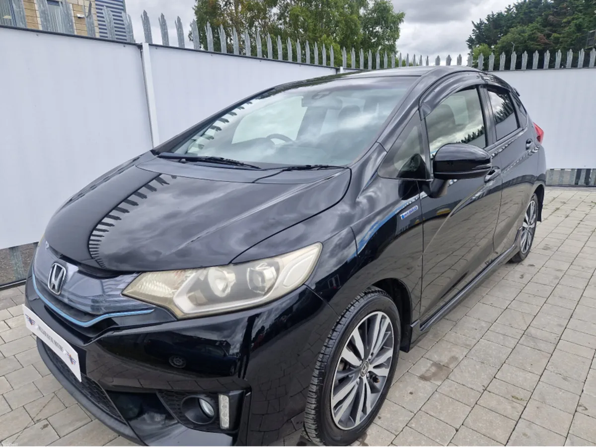Honda Fit 1.5 PETROL HYBRID AUTO - Image 5