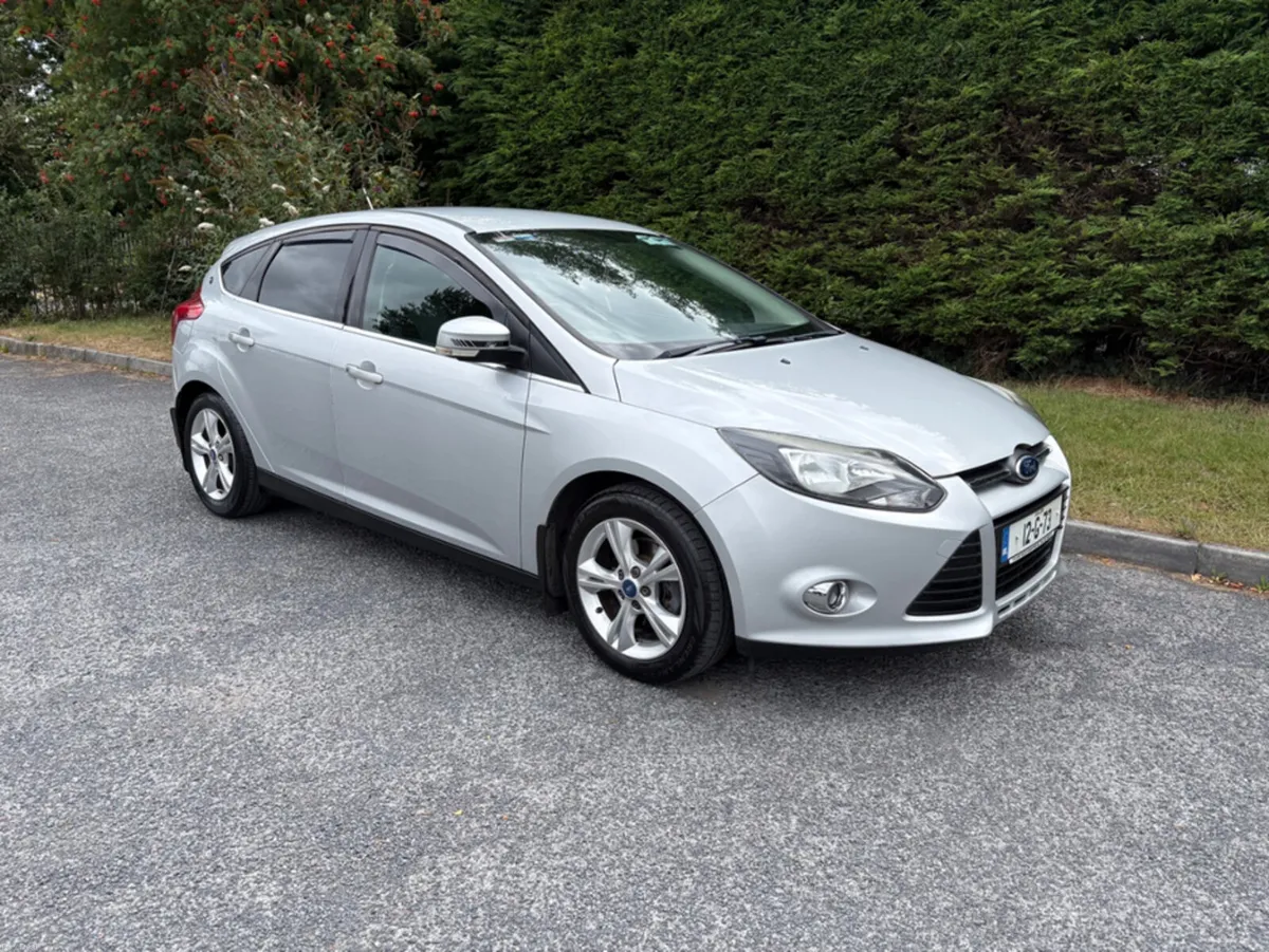 Ford Focus 1.6 TDCI 95PS M6 ZETEC 4DR S/S - Image 4