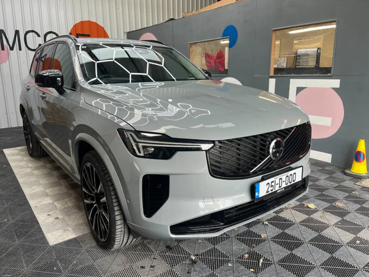Volvo XC90 2025 VOLVO XC90 ULTRA T8 AWD PLUG-IN HY - Image 1
