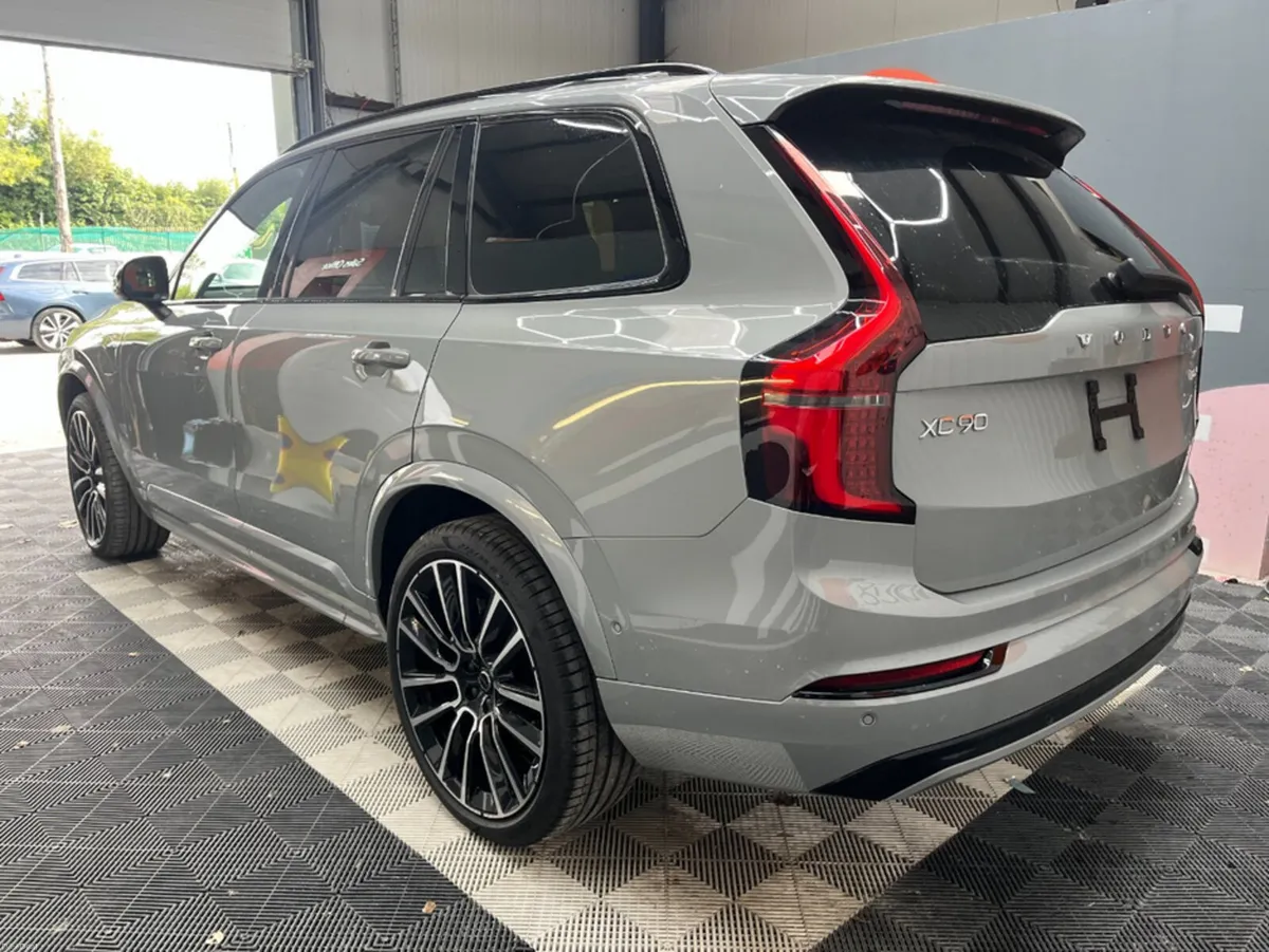 Volvo XC90 2025 VOLVO XC90 ULTRA T8 AWD PLUG-IN HY - Image 5