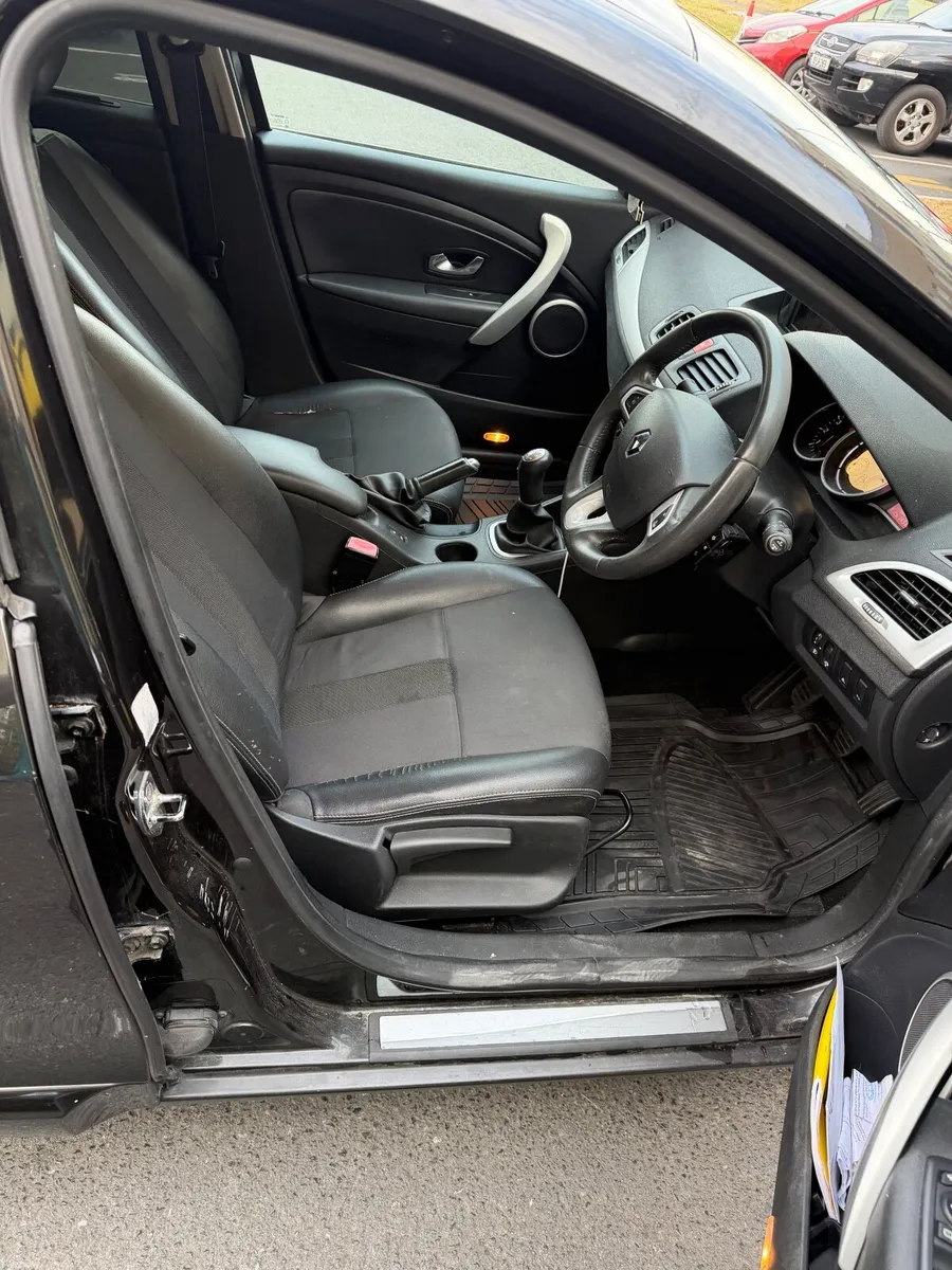 Renault Fluence 2010 - Image 4