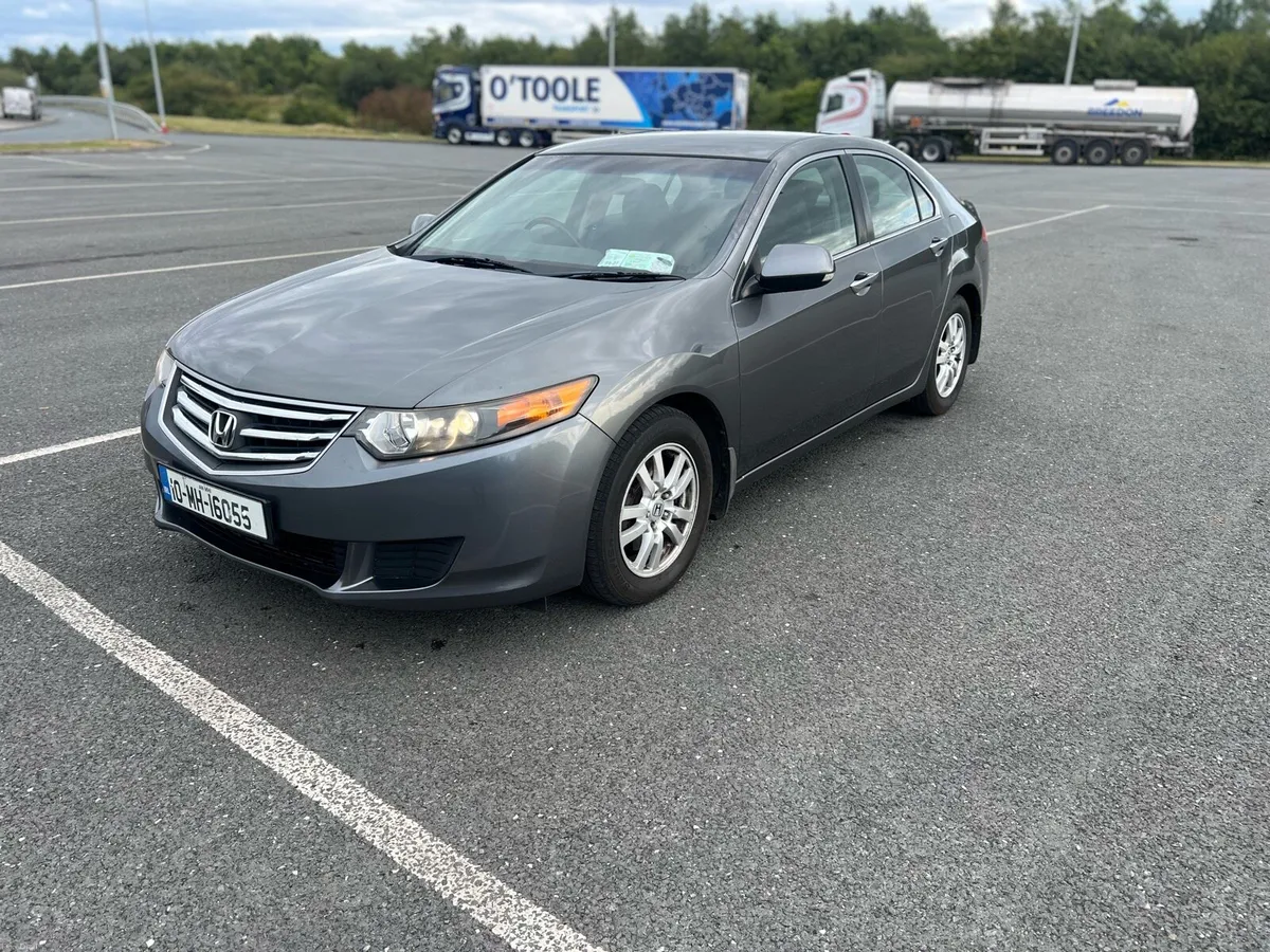 Honda Accord 2010 - Image 4