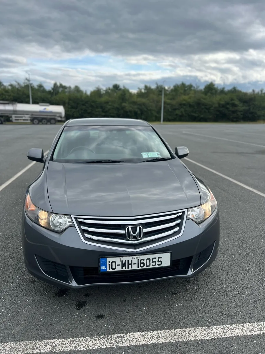Honda Accord 2010 - Image 6