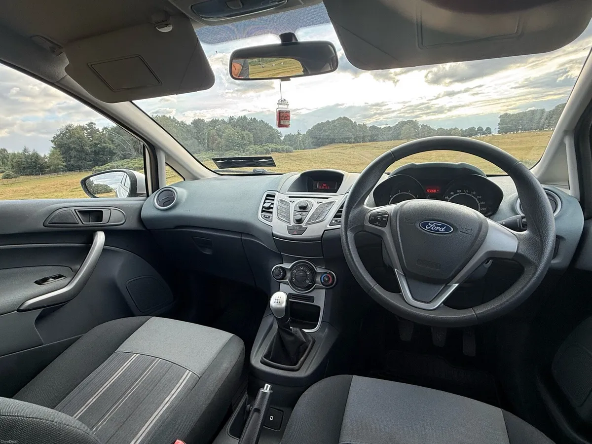 Ford Fiesta 2010 - 1 Prev. Owner - Image 5