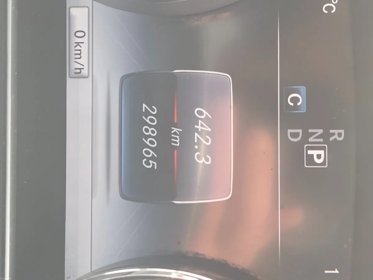 Mercedes-Benz E-Class 2016 - Image 2
