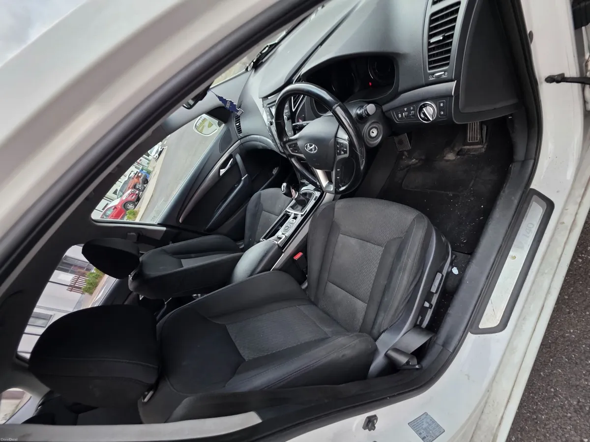 Hyundai i40 2013 - Image 2