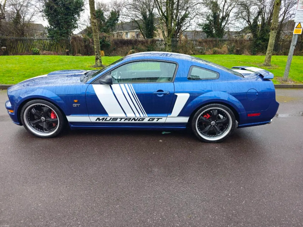 Ford Mustang - Image 4