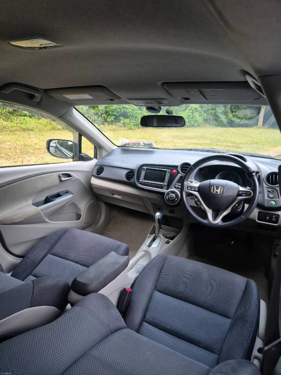 Honda Insight Top spec, paddle shifters - Image 2