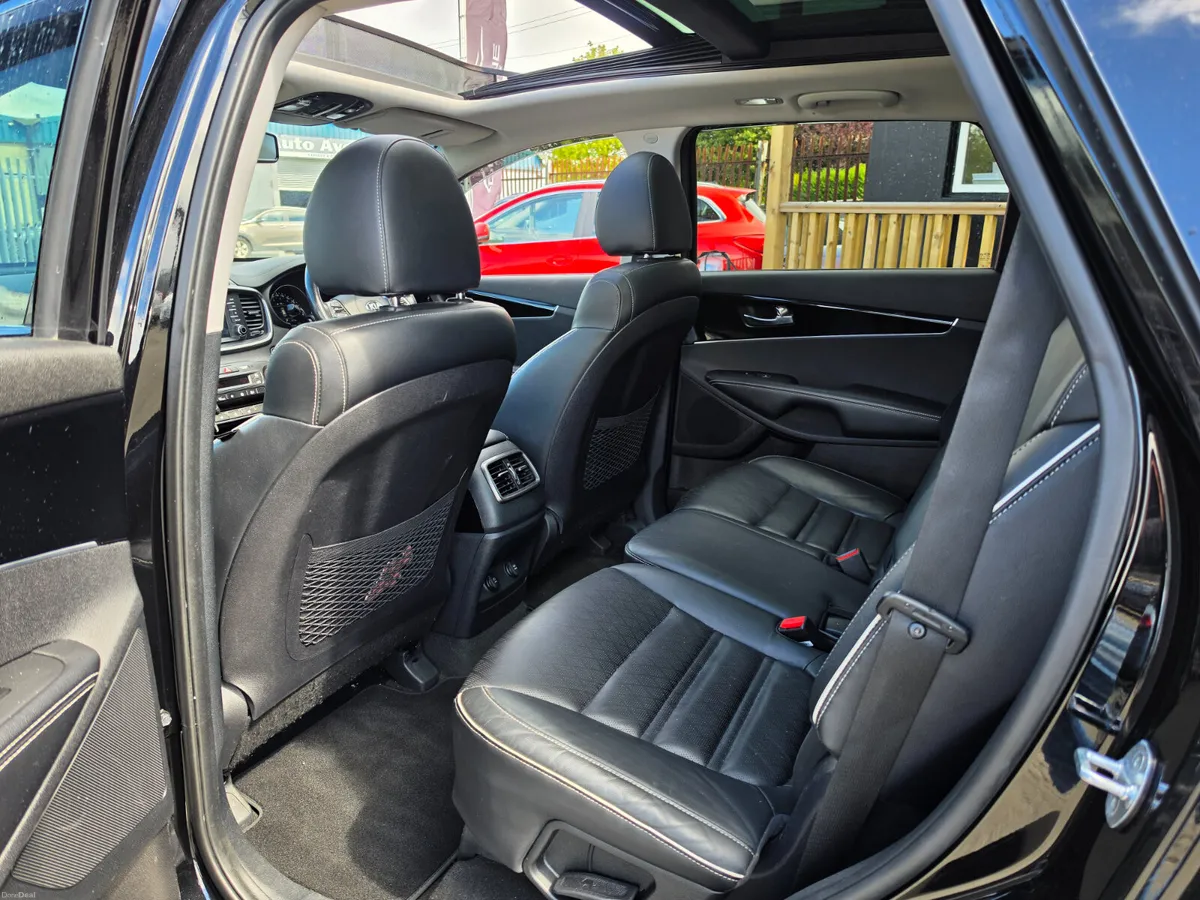 181 KIA SORENTO *2.2d*GT LINE*AUTO* - Image 5