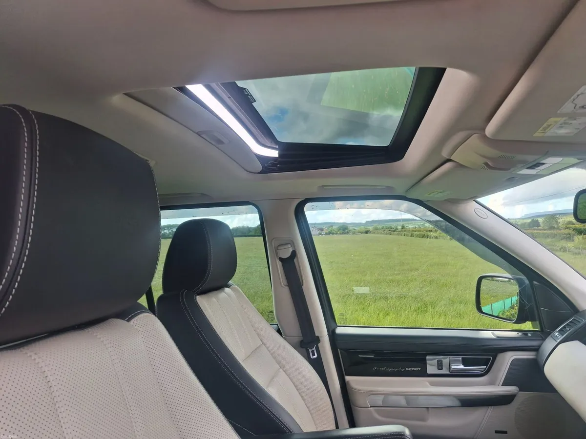 Land Rover Range Rover 2011 - Image 5