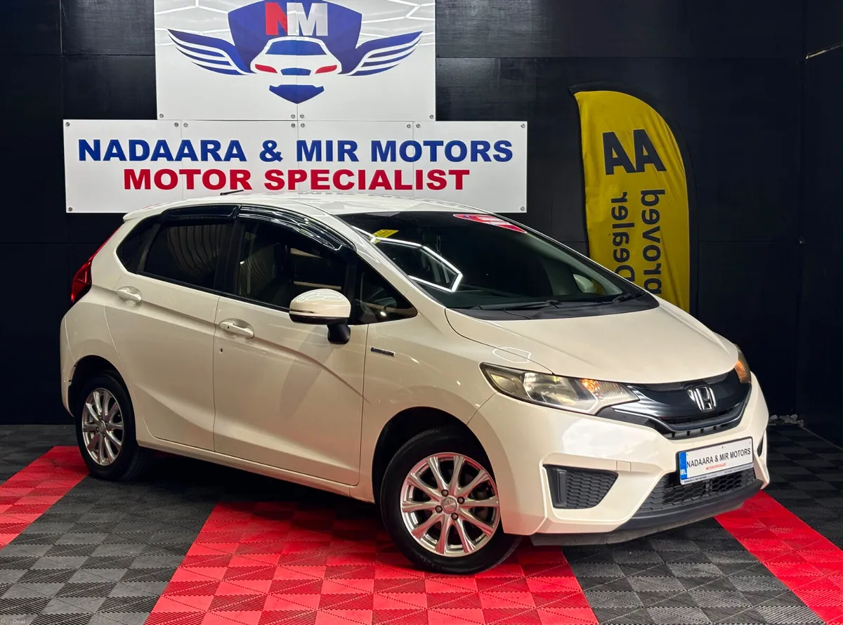 2014 Honda Fit Hybrid - Image 2