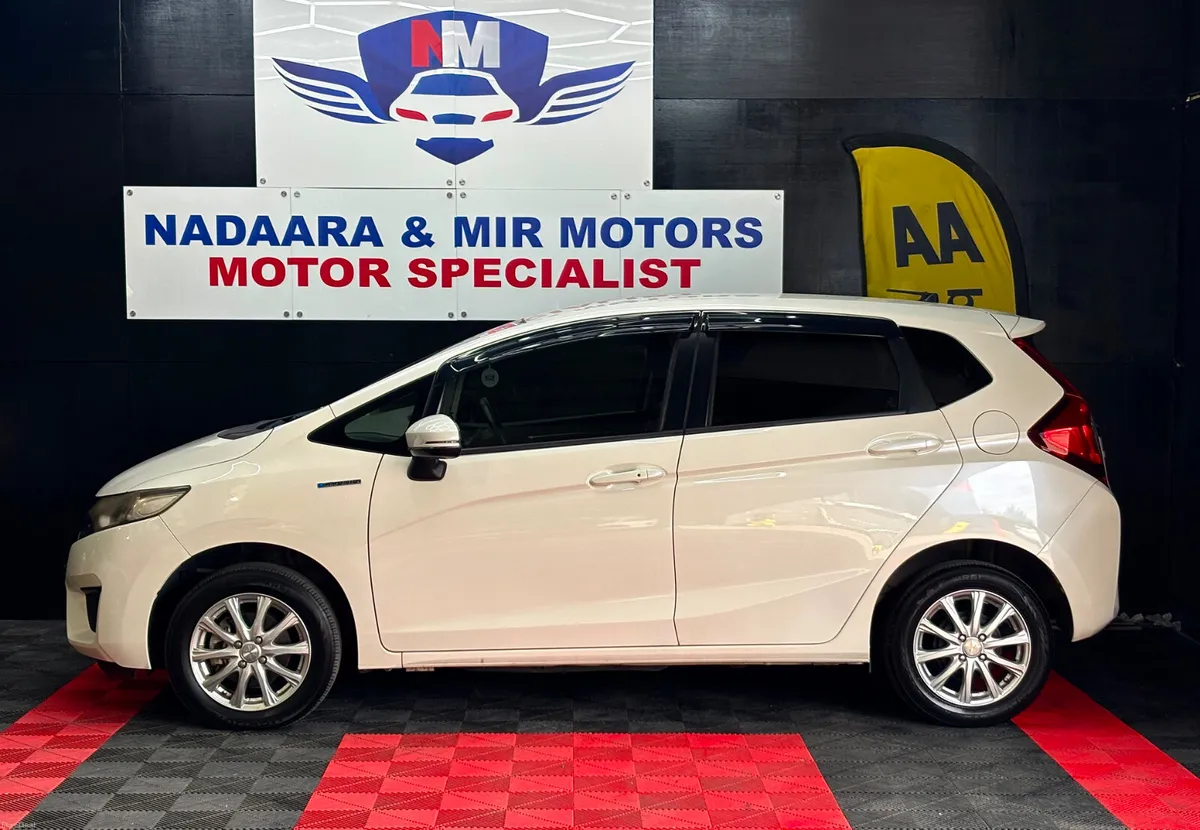 2014 Honda Fit Hybrid - Image 5