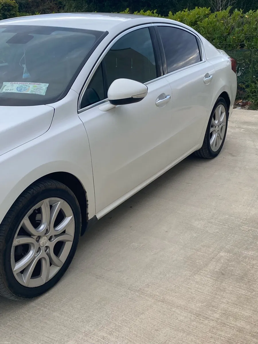 Car - Image 3