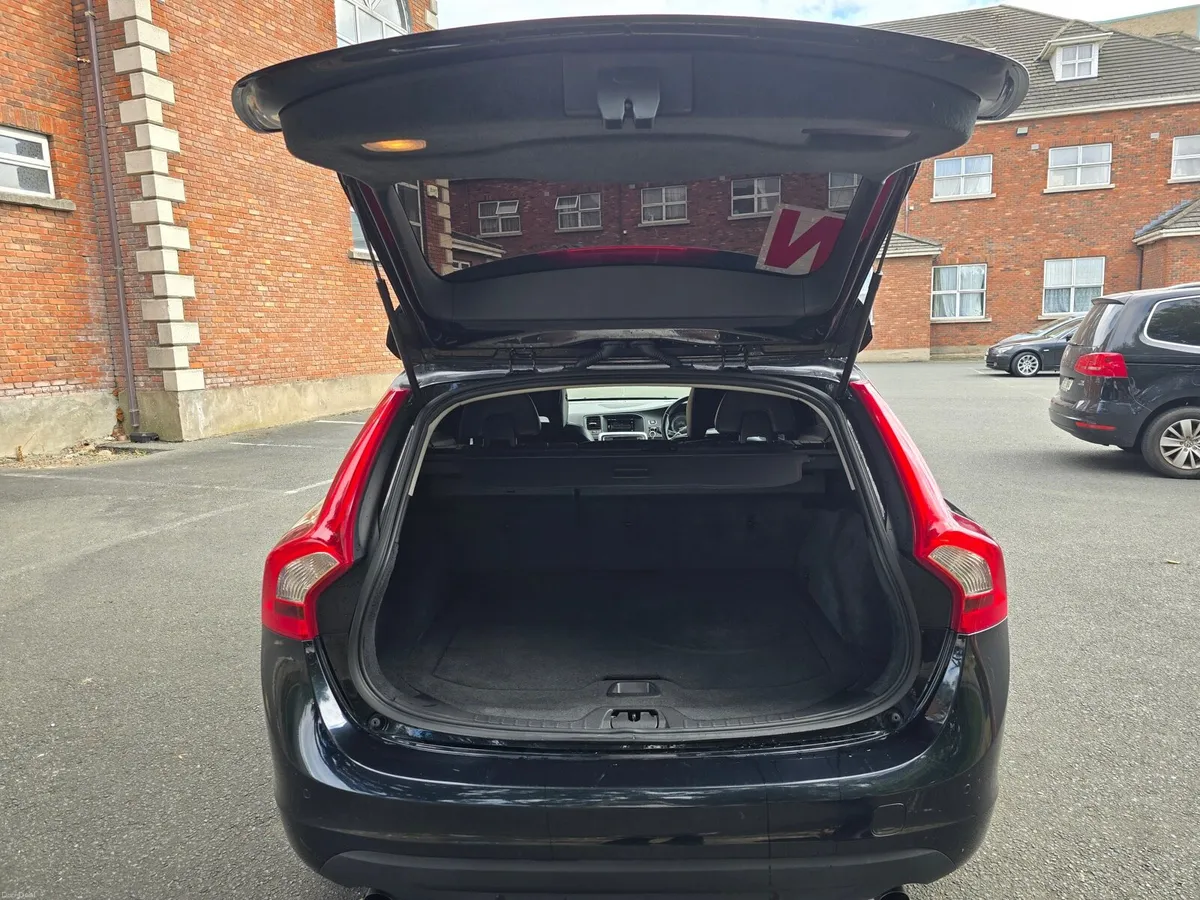 Car - Image 6