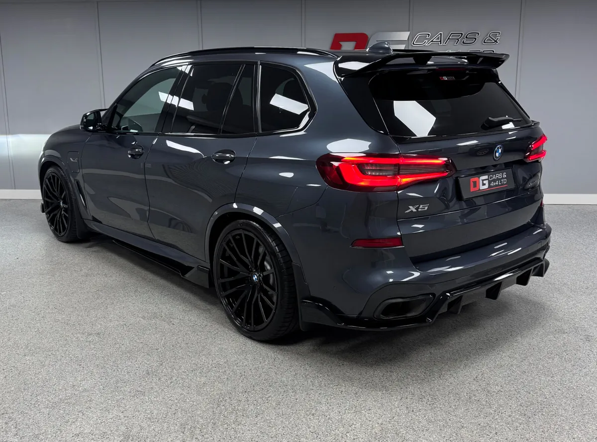 2022 BMW X5 3.0 45E M Sport Pro X Drive Automatic - Image 5