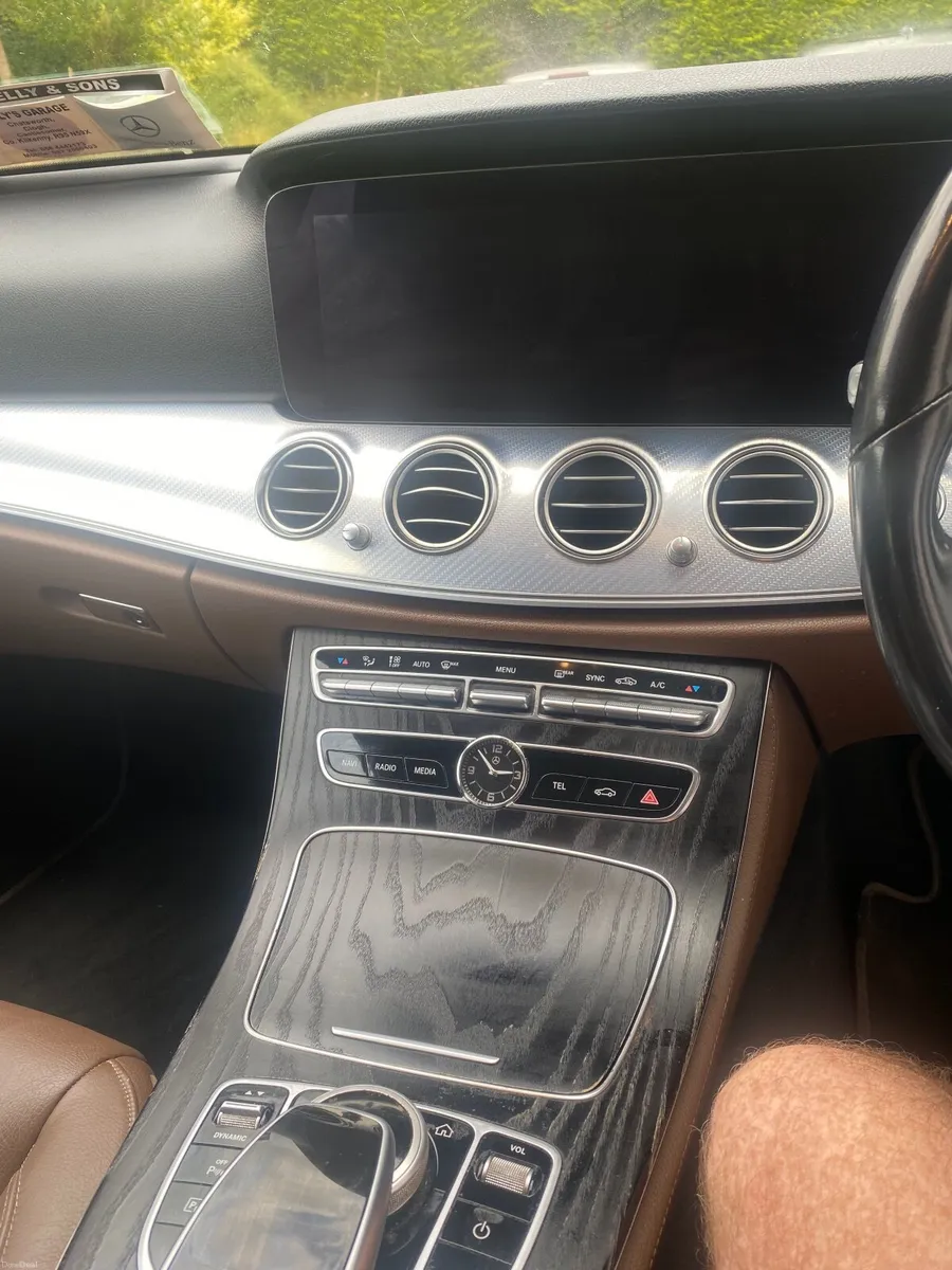 Mercedes-Benz E-Class 2019 - Image 4