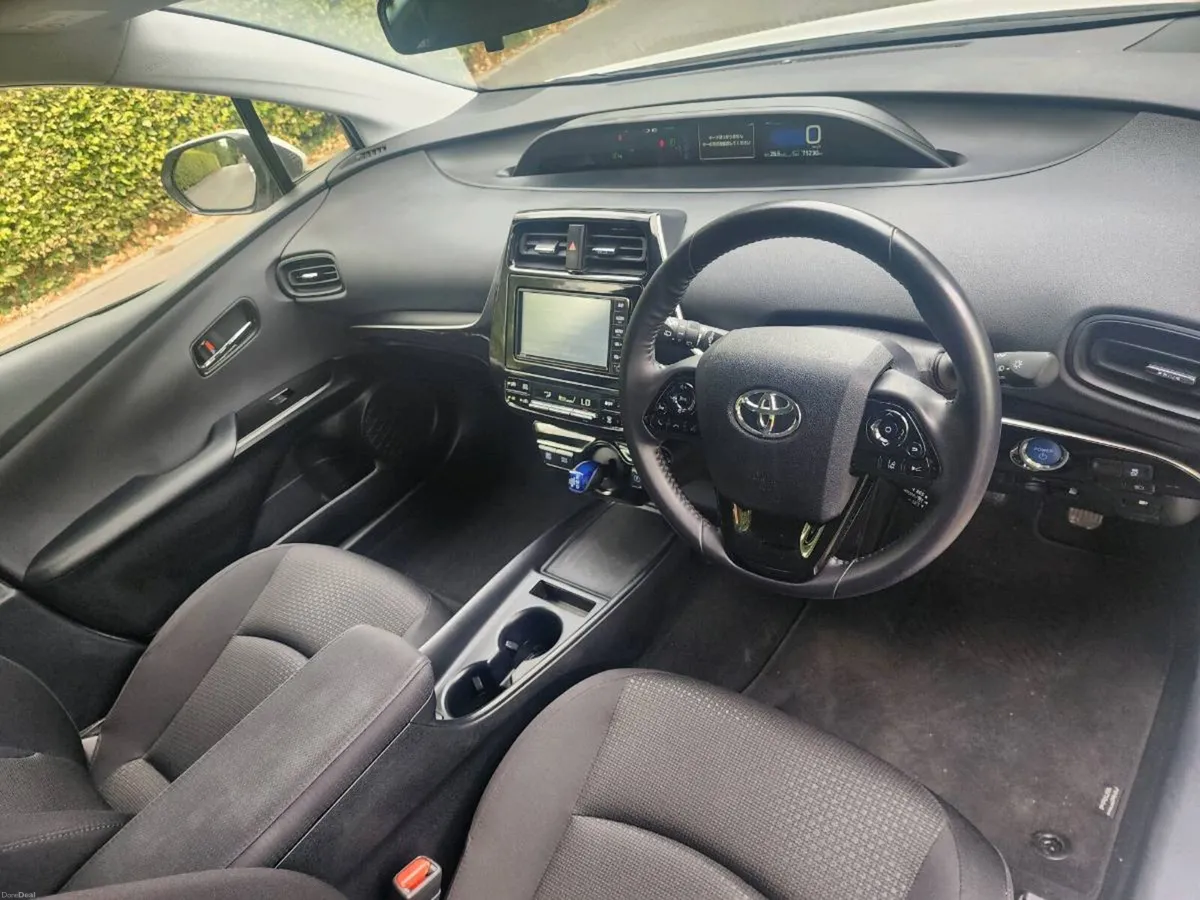 TOYOTA PRIIS 2021 HYBRID - Image 6