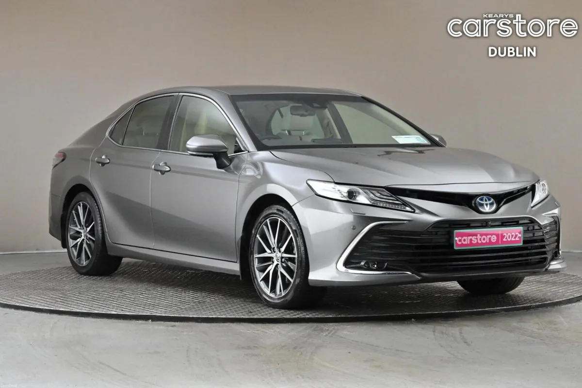 Toyota Camry 2.5 Camry Hybrid Platinum Edition - Image 1