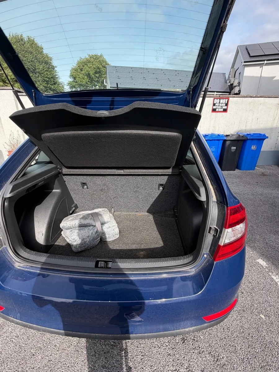 Car - Image 2