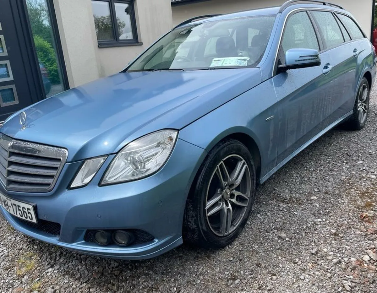 2010 Mercedes-benz E-class - Image 2