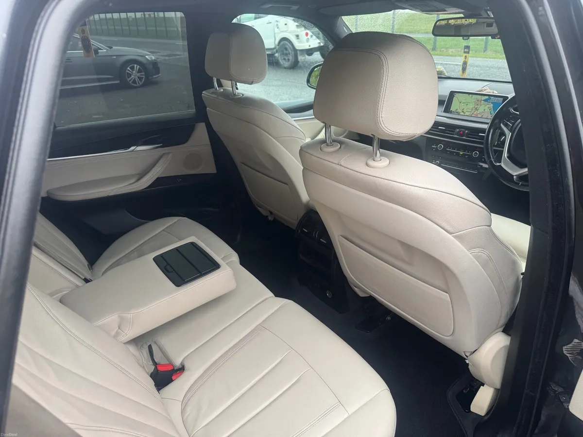 Car - Image 6