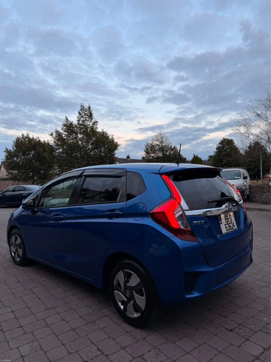 Honda Fit 2015 – Excellent Condition – Low Mileage - Image 4