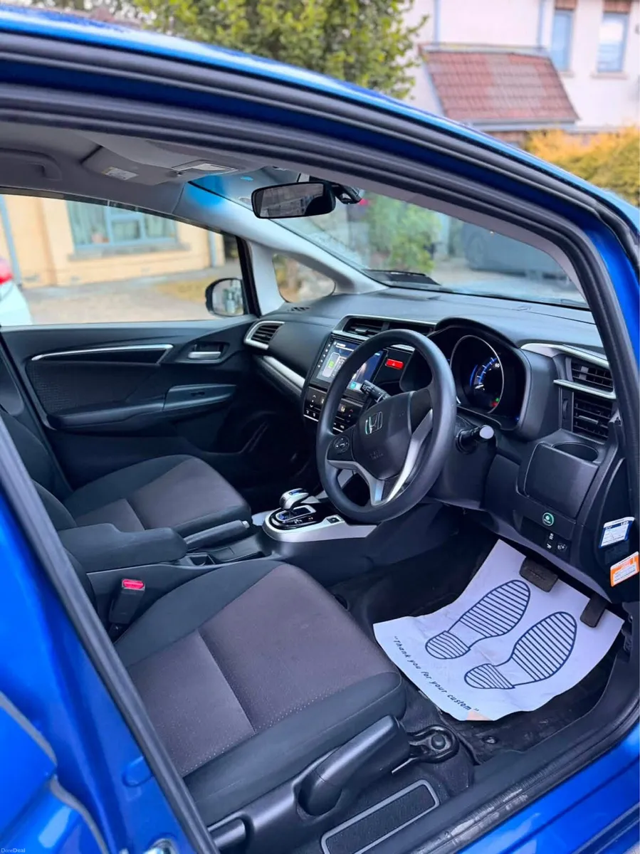 Honda Fit 2015 – Excellent Condition – Low Mileage - Image 6