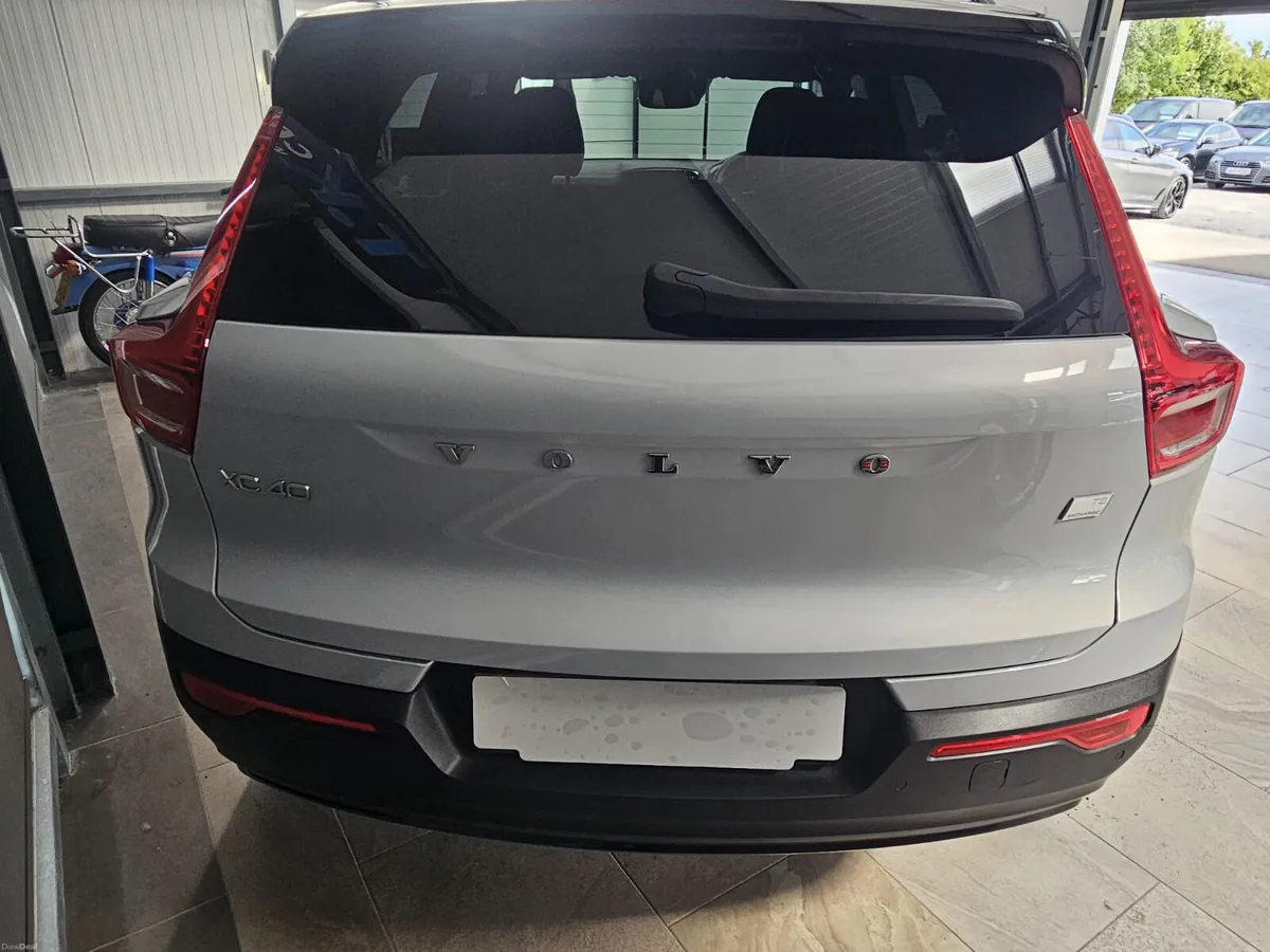221 VOLVO XC40 T5 RECHARGE - Image 6