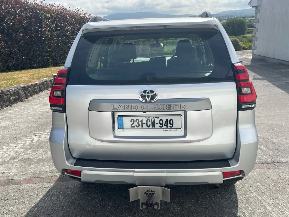 Toyota Landcruiser Business Class - Image 4