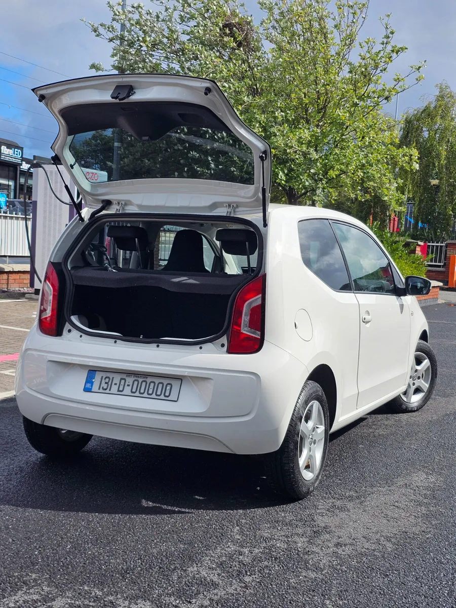 Volkwagen Up 2013 Automatic - Image 4