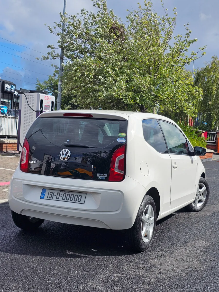 Volkwagen Up 2013 Automatic - Image 2