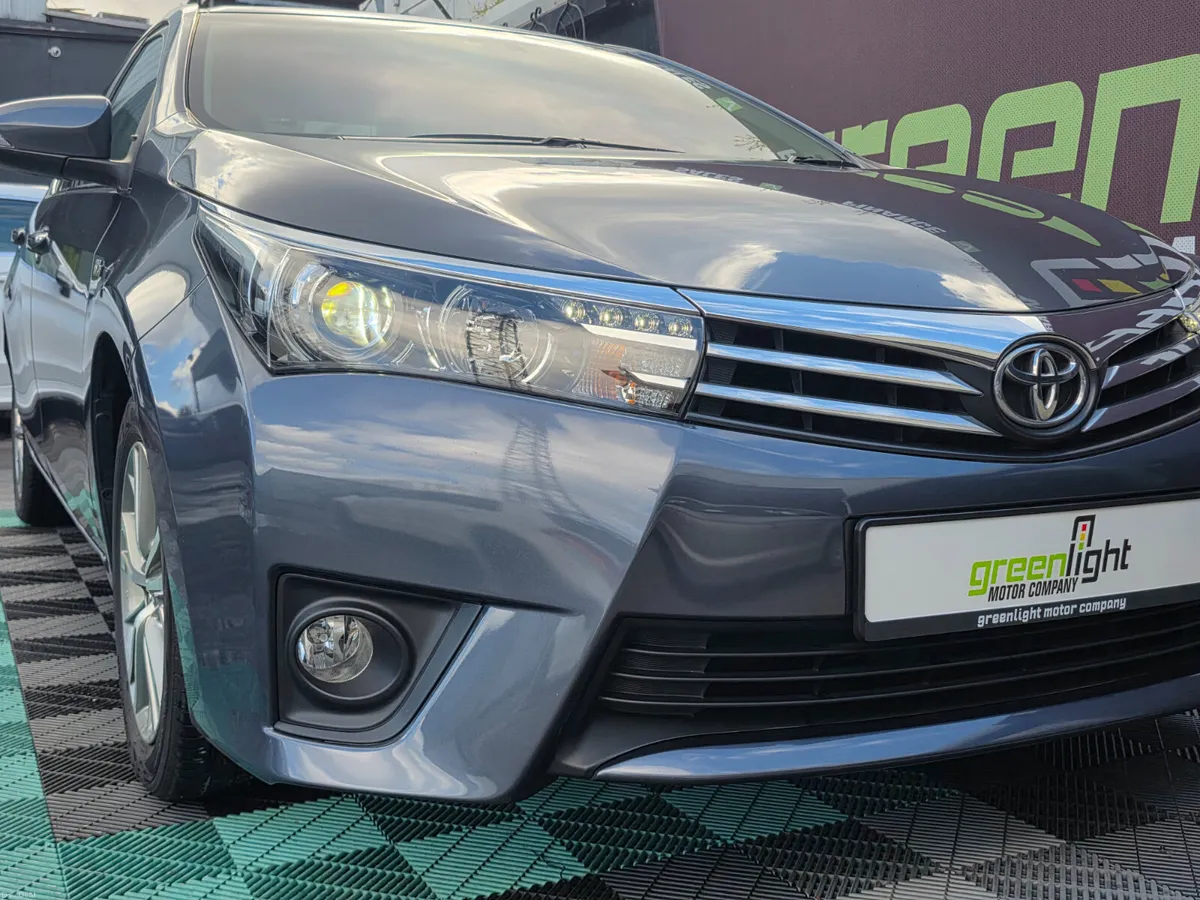 2016 Toyota Corolla Automatic 1.6 Dual VVTI Low Mi - Image 2