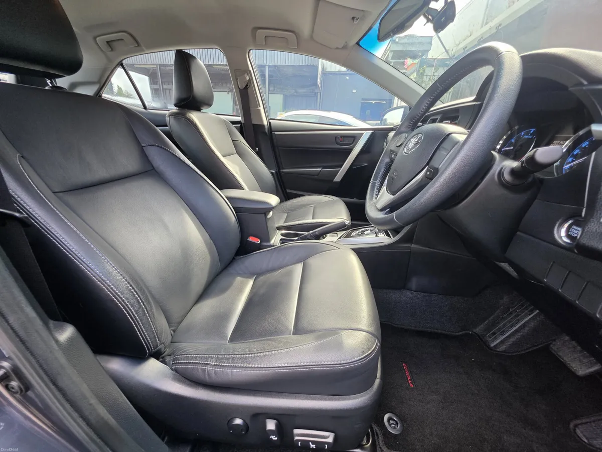 2016 Toyota Corolla Automatic 1.6 Dual VVTI Low Mi - Image 3