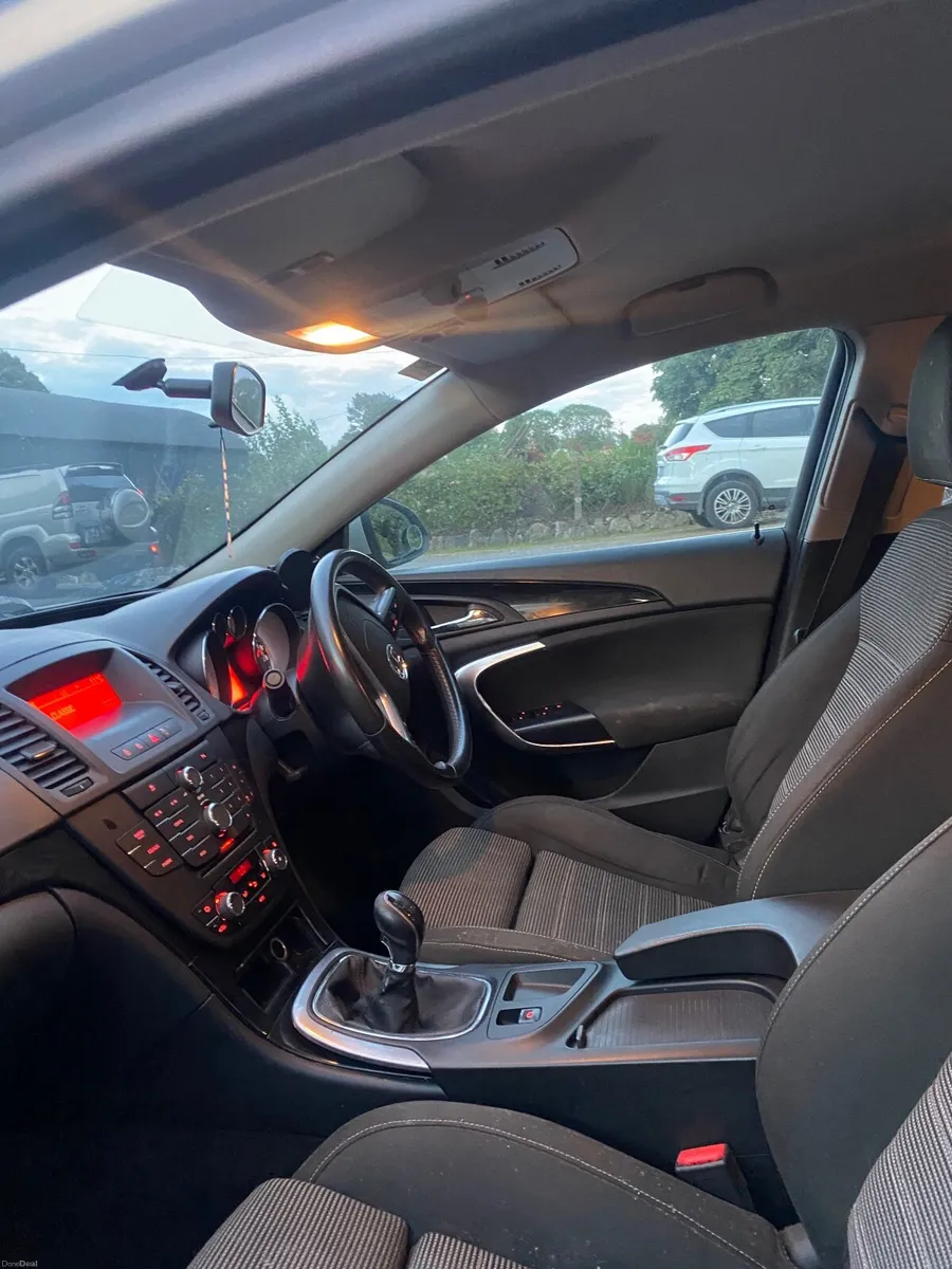 Vauxhall Insignia 2011 - Image 3
