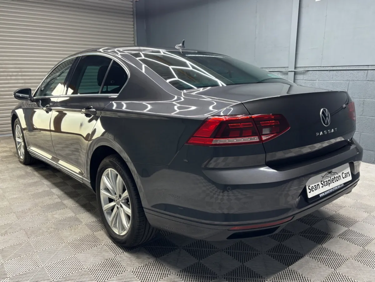 Volkswagen Passat BUSINESS 2.0 TDI MANUAL 6SPEED F - Image 5