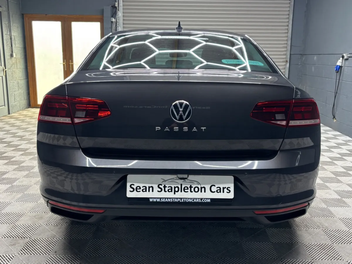 Volkswagen Passat BUSINESS 2.0 TDI MANUAL 6SPEED F - Image 6