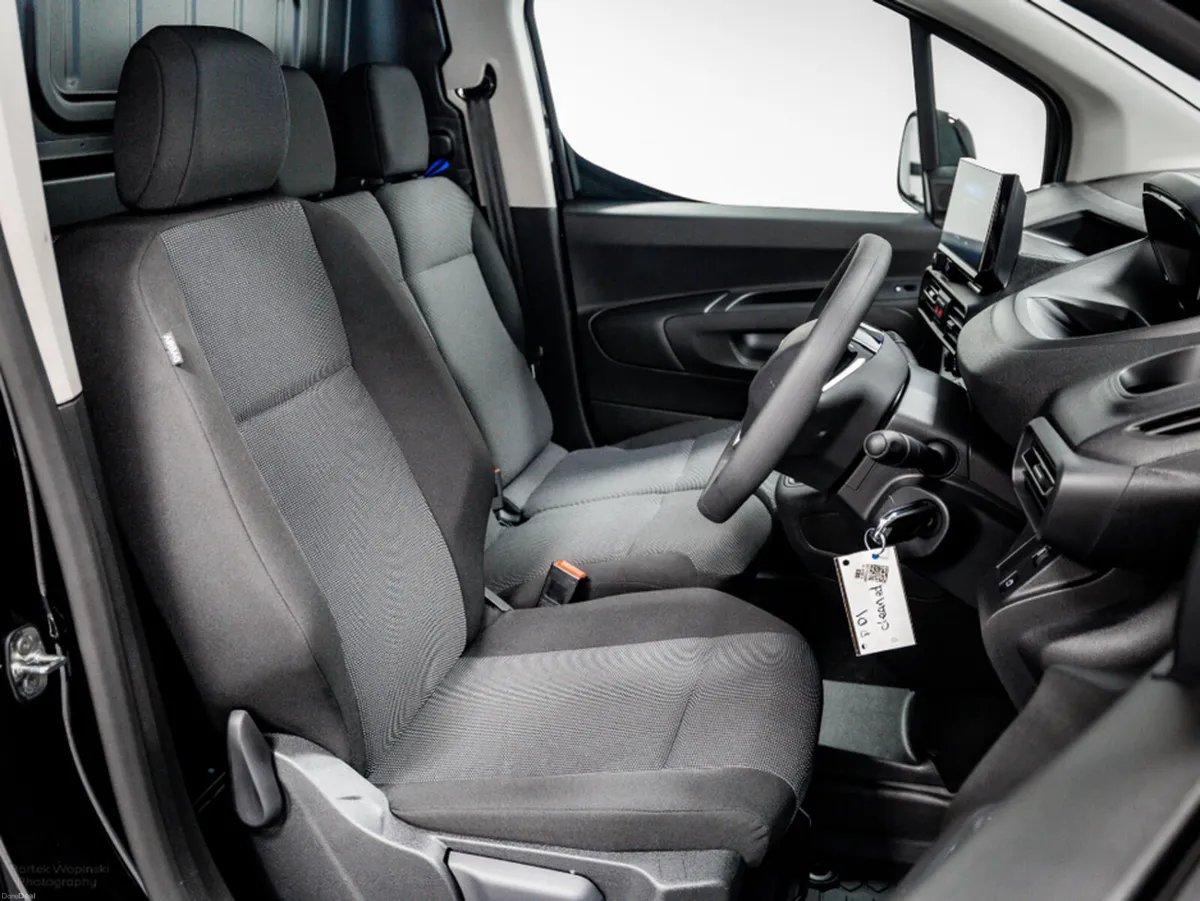 Peugeot Partner *€5, 000 Scrappage offer* Pro Prem - Image 6