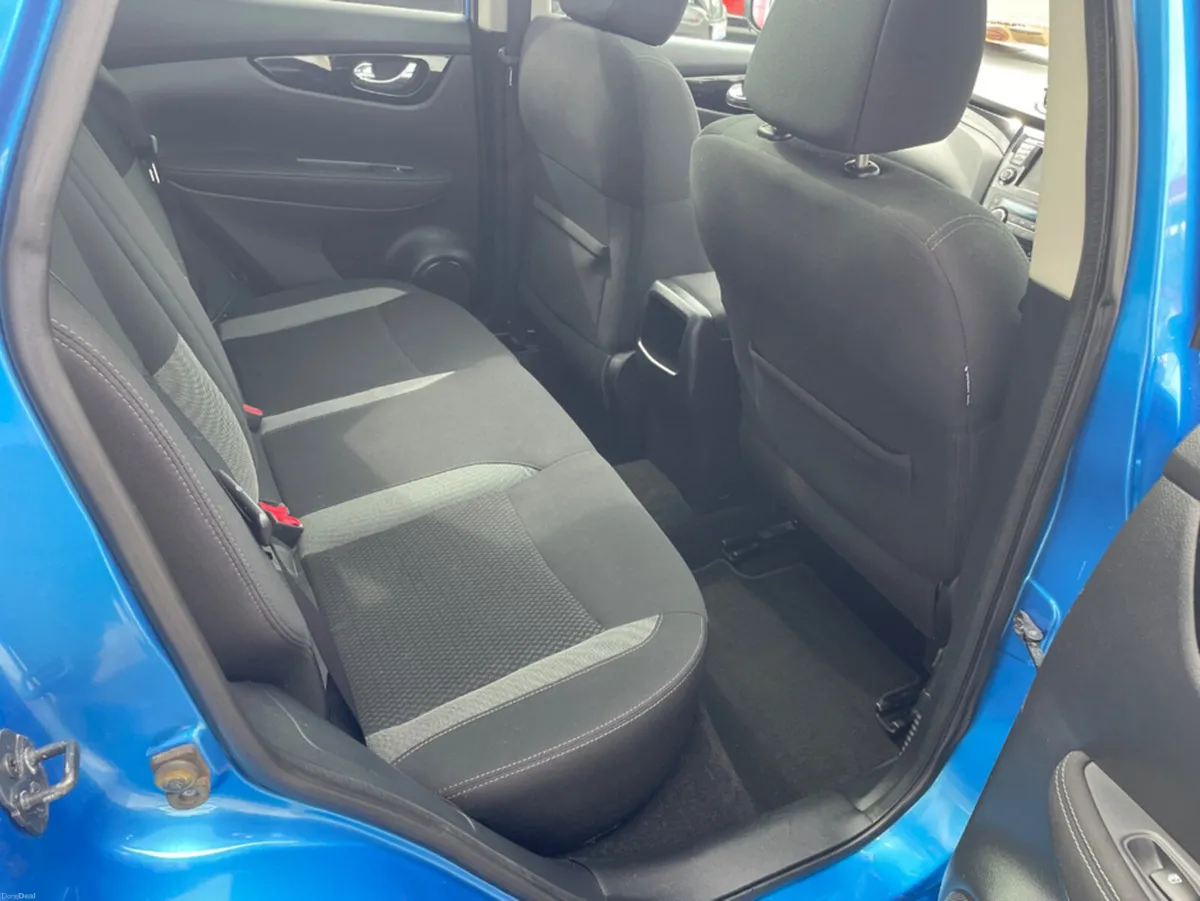 Nissan Qashqai 1.6 SV CVT SS AUTOMATIC - Image 3