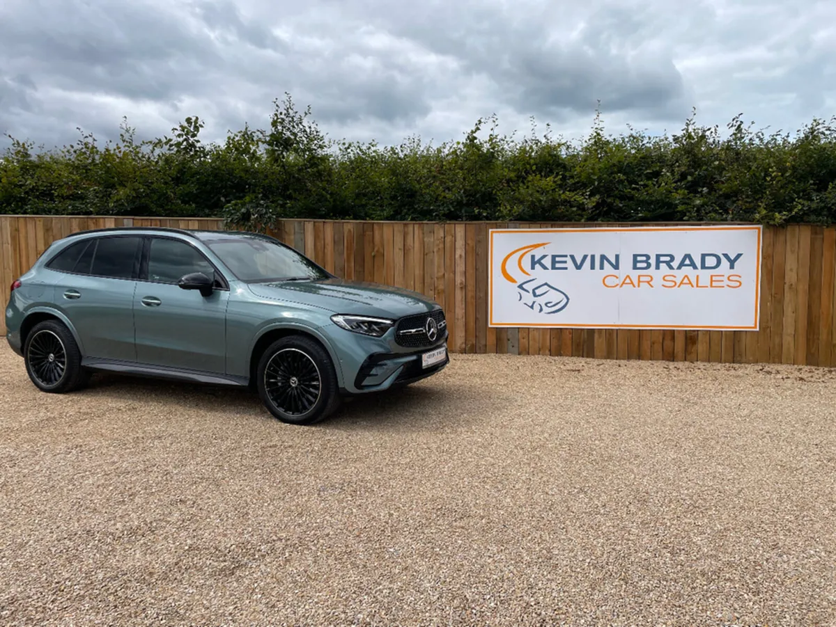 Mercedes-Benz GLC 300 URBAN EDITION E 4 MATIC - Image 1