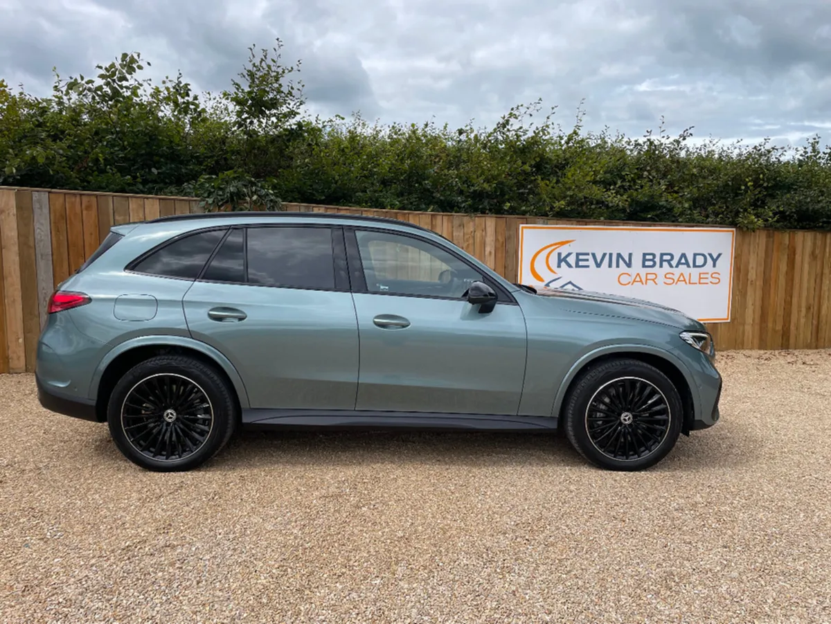 Mercedes-Benz GLC 300 URBAN EDITION E 4 MATIC - Image 5