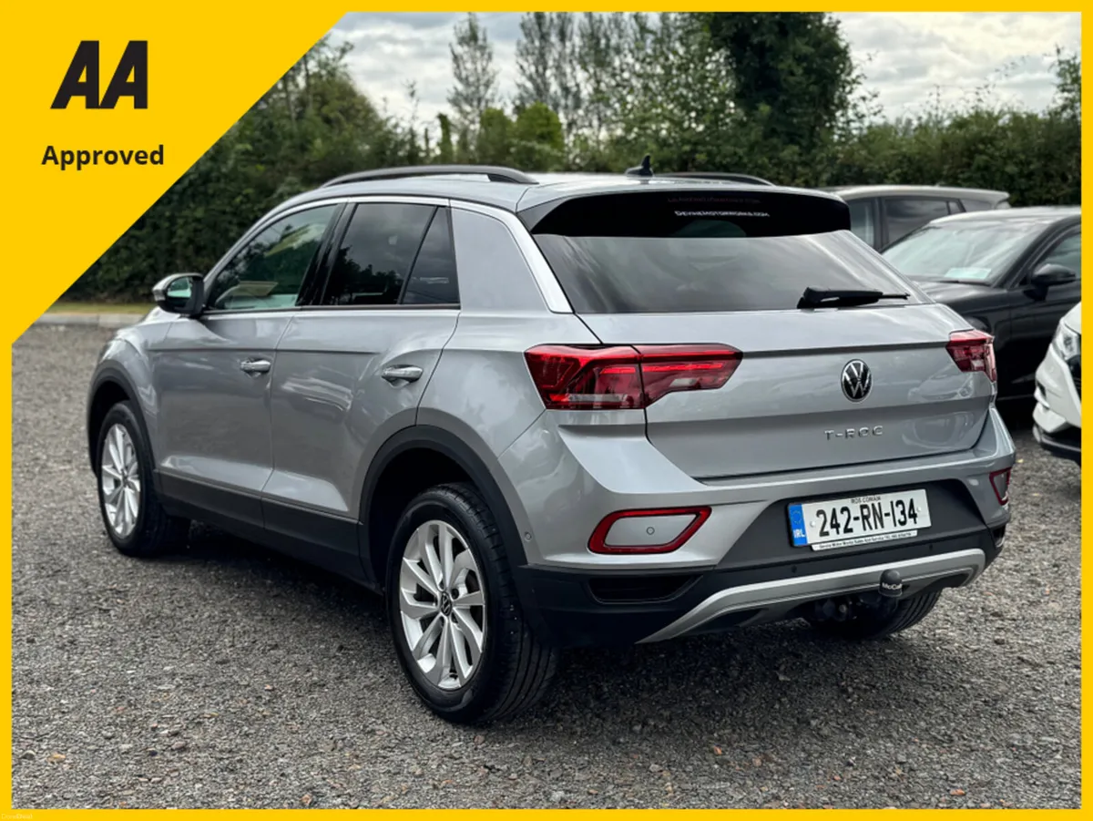Volkswagen T-Roc SPEC ED 2.0 TDI MANUAL 6SPEED FWD - Image 2