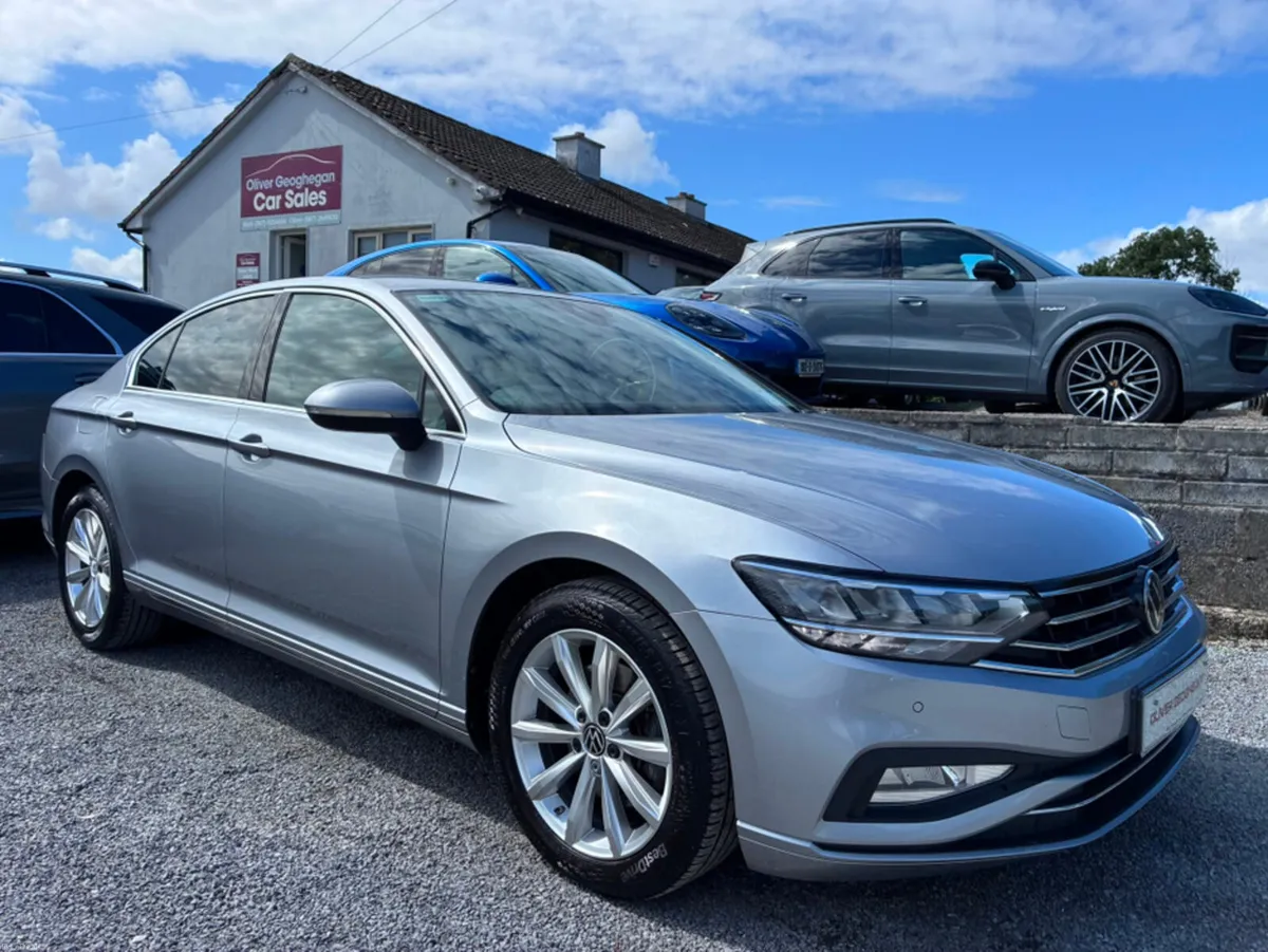 Volkswagen Passat BUSINESS 2.0 TDI MANUAL 6 SPEED - Image 1