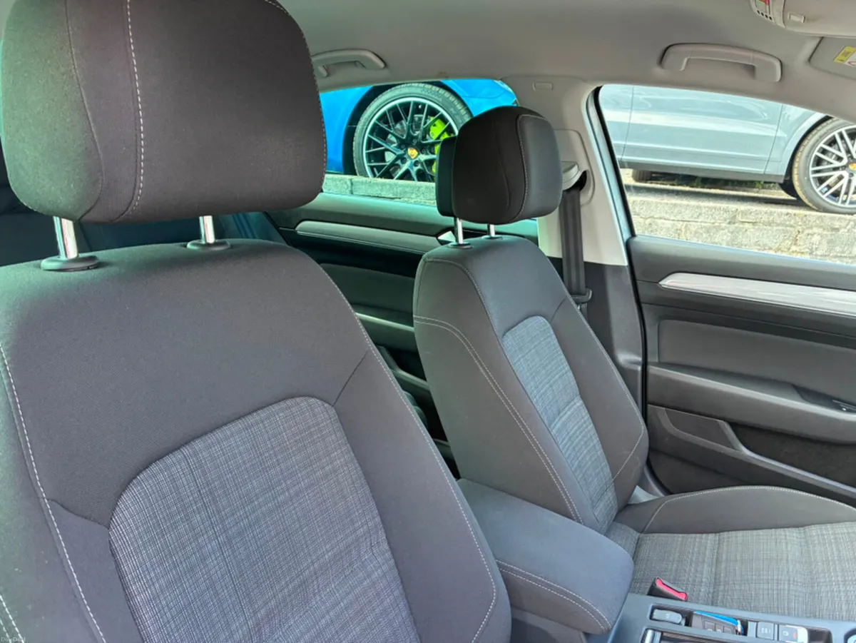 Volkswagen Passat BUSINESS 2.0 TDI MANUAL 6 SPEED - Image 5