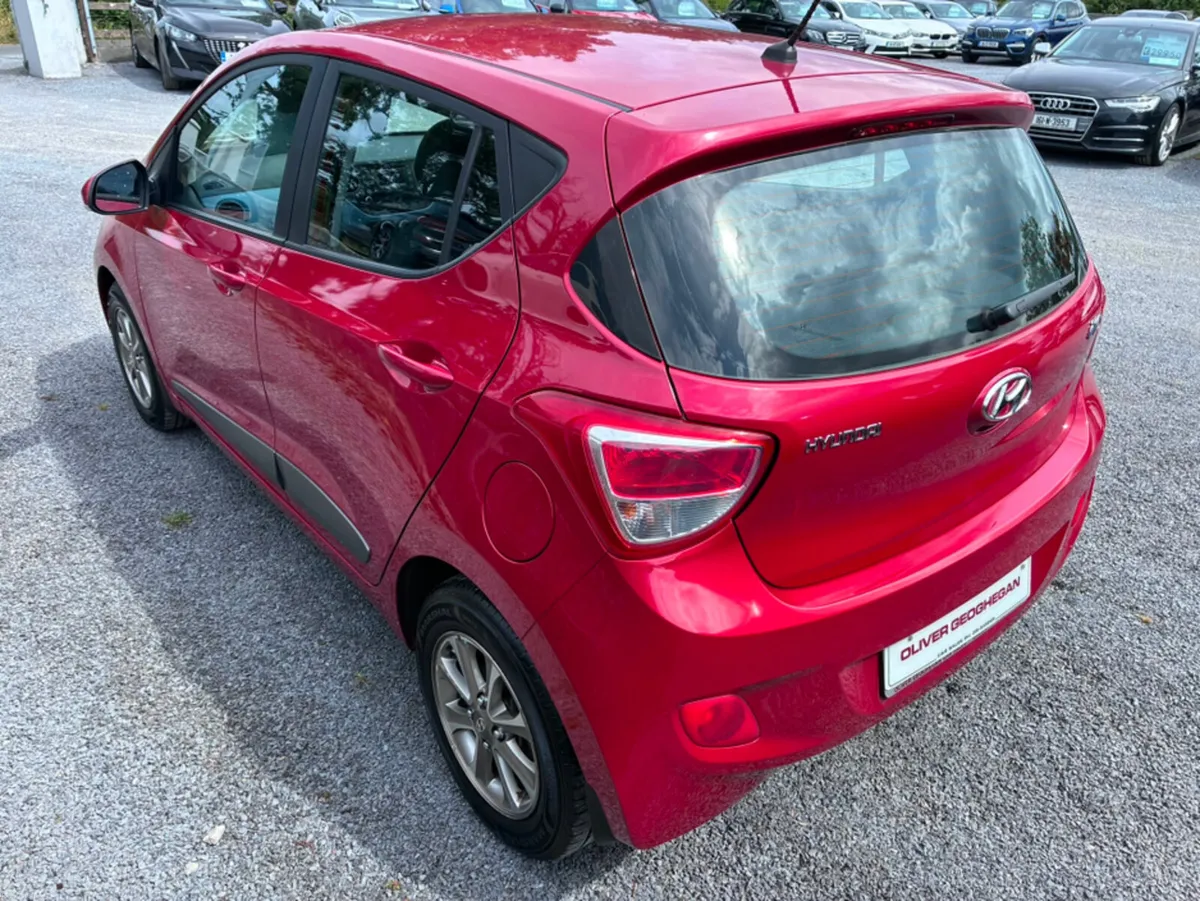 Hyundai i10 DELUXE - Image 4