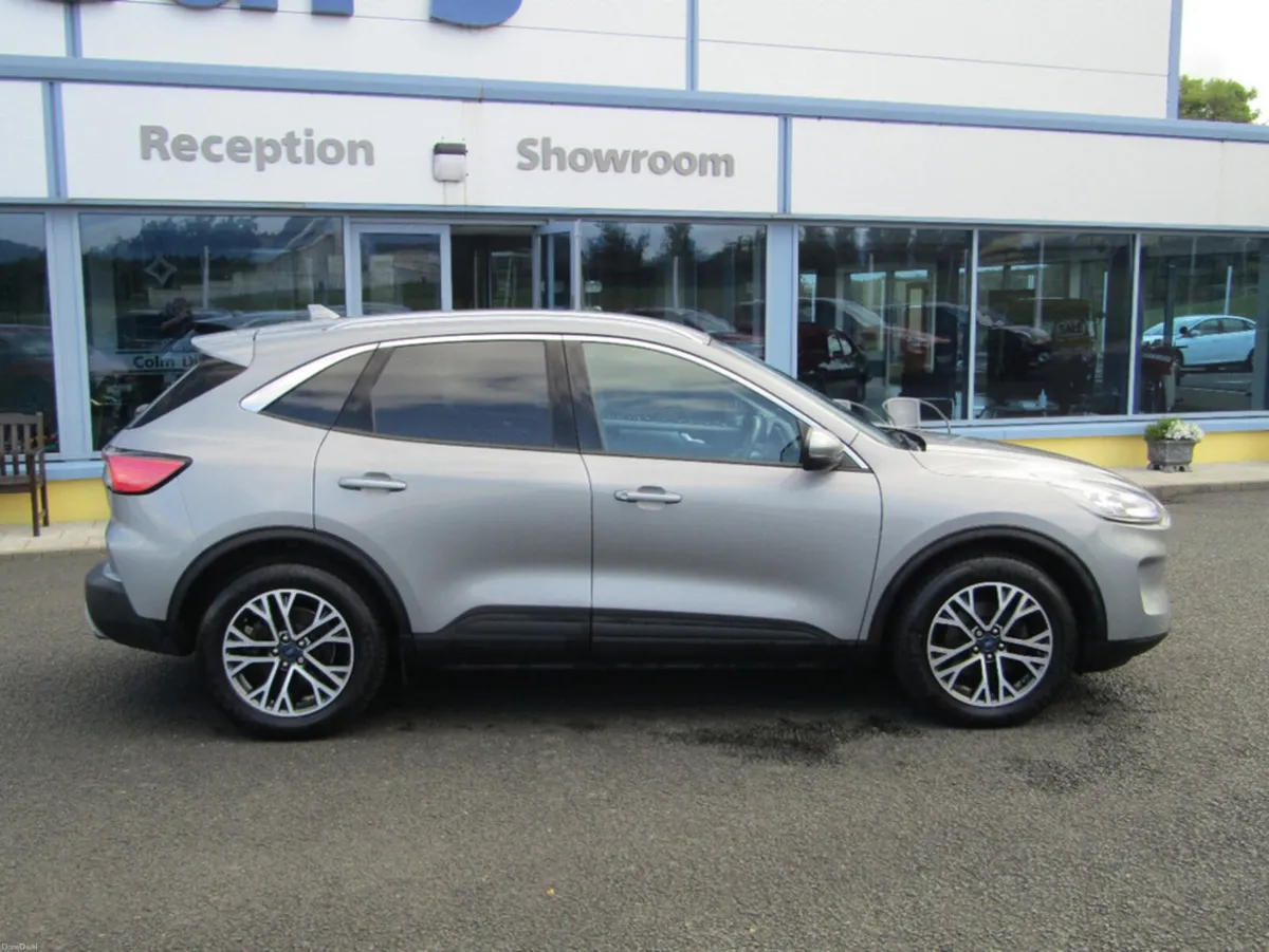 Ford Kuga TITANIUM EDITION ECO ECOBLUE - Image 3