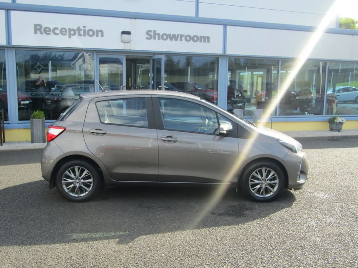 Toyota Yaris 1.0 LUNA 4DR - Image 3