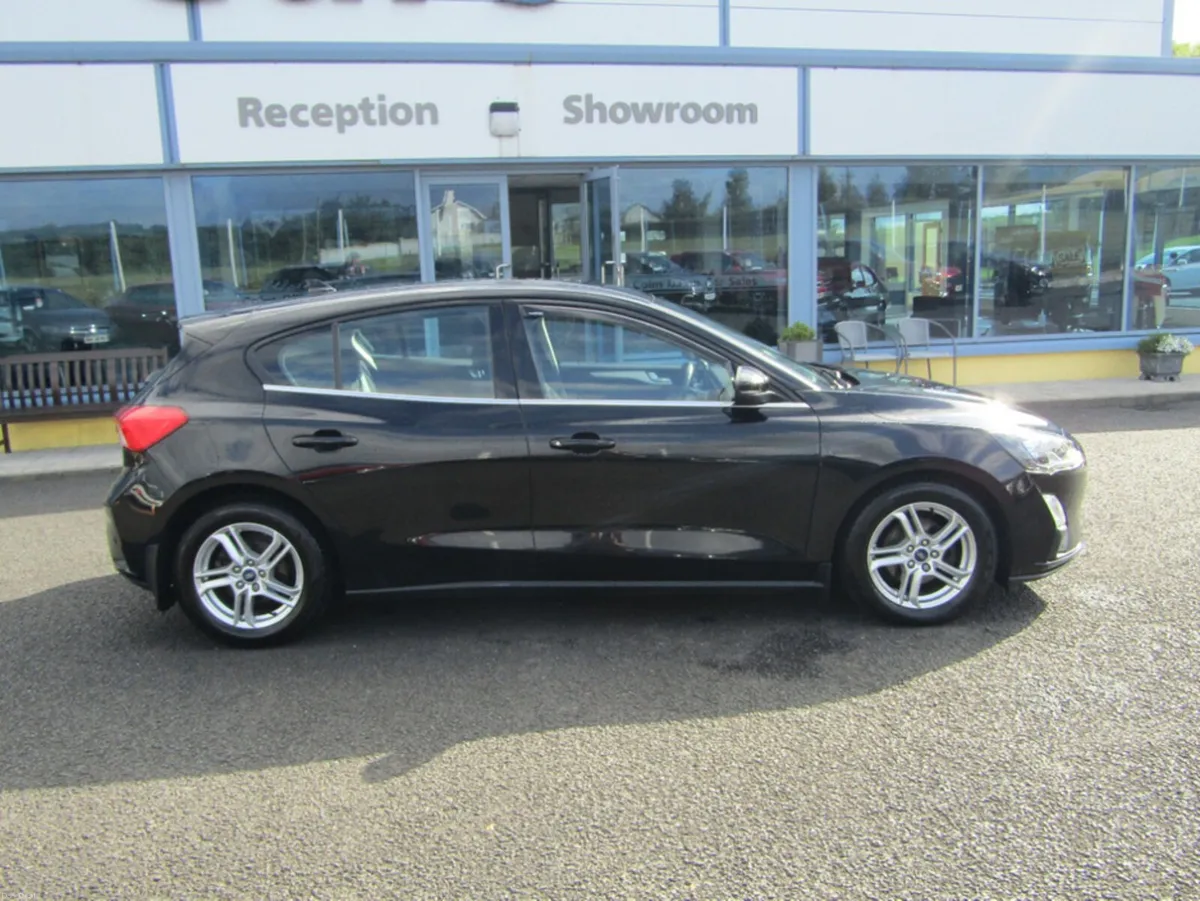 Ford Focus 1.5 TDCI ZETEC 120PS 5DR - Image 3